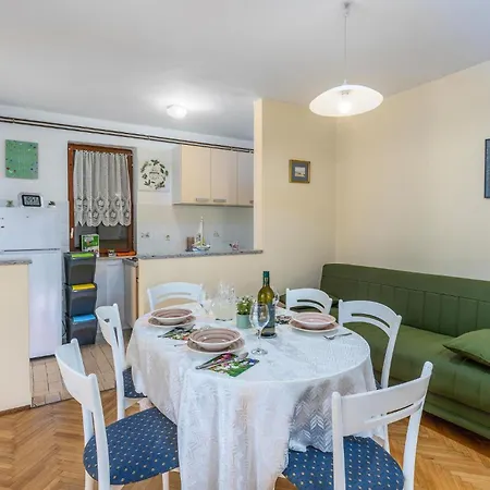 Apartment 1 Bedroom In *