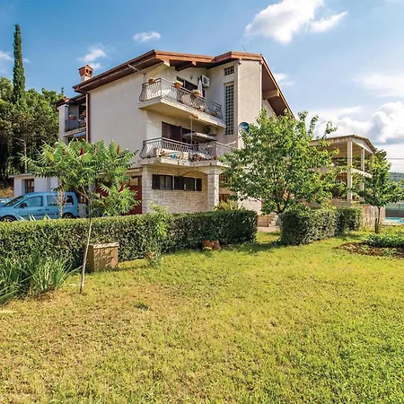 1 Bedroom In Apartment