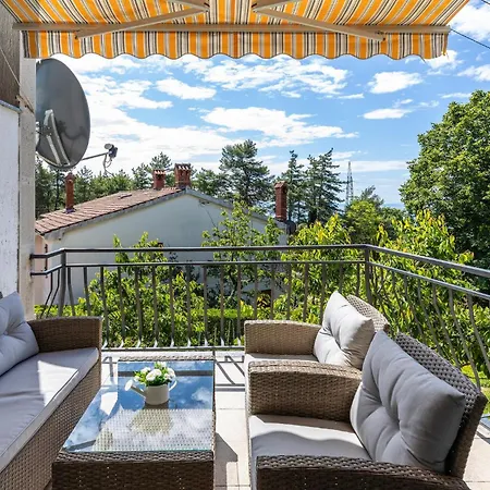 1 Bedroom Lovely In Apartman Rijeka