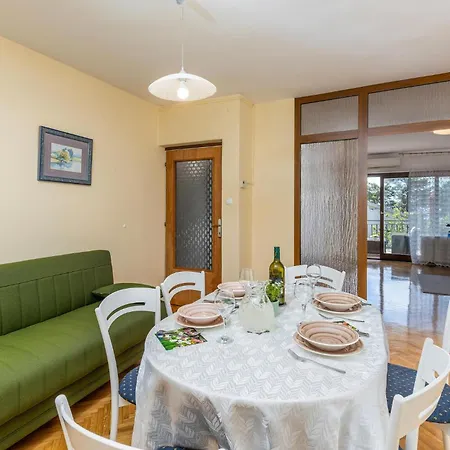 1 Bedroom Lovely In *
