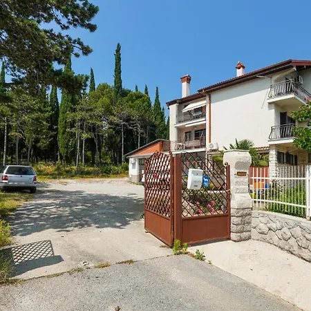 1 Bedroom Lovely In *