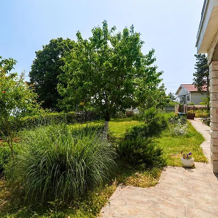 1 Bedroom Lovely In *